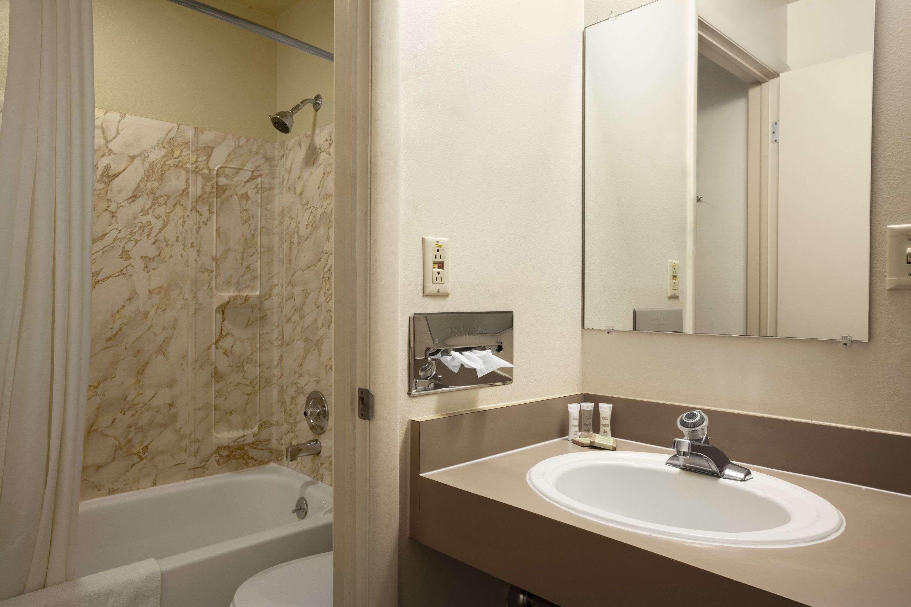 Super 8 By Wyndham Idaho Falls Exterior foto