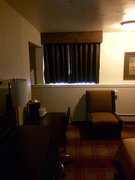 Super 8 By Wyndham Idaho Falls Exterior foto