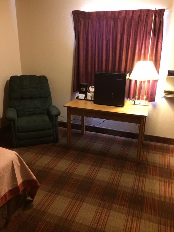 Super 8 By Wyndham Idaho Falls Exterior foto