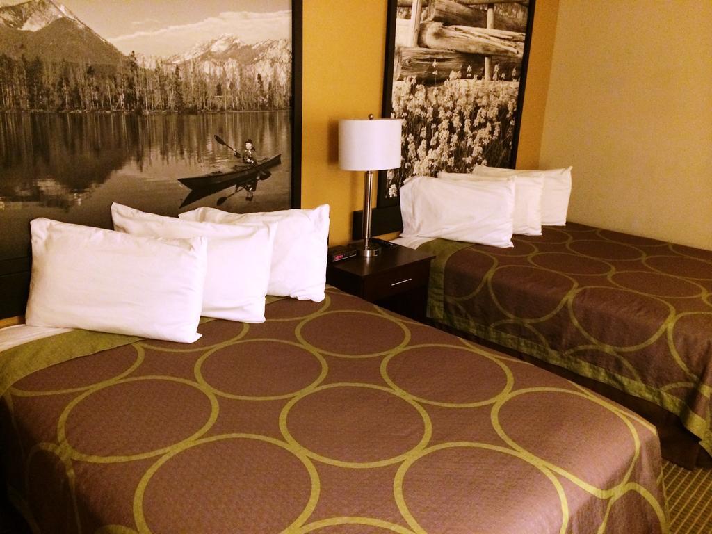 Super 8 By Wyndham Idaho Falls Exterior foto